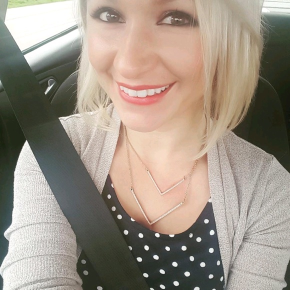 Meet your Posher, Caitlin - Picture 1 of 1